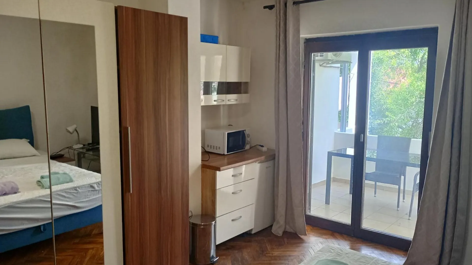 Apartments And Rooms Camelia Premantura