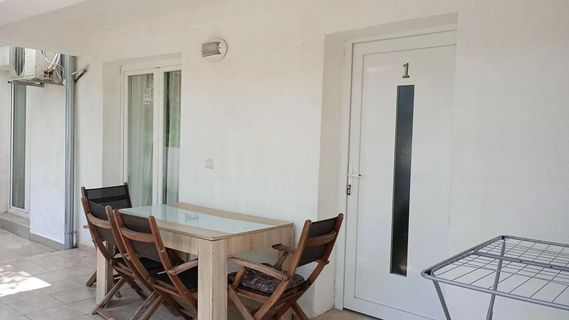 Apartments And Rooms Camelia Premantura Gasthof